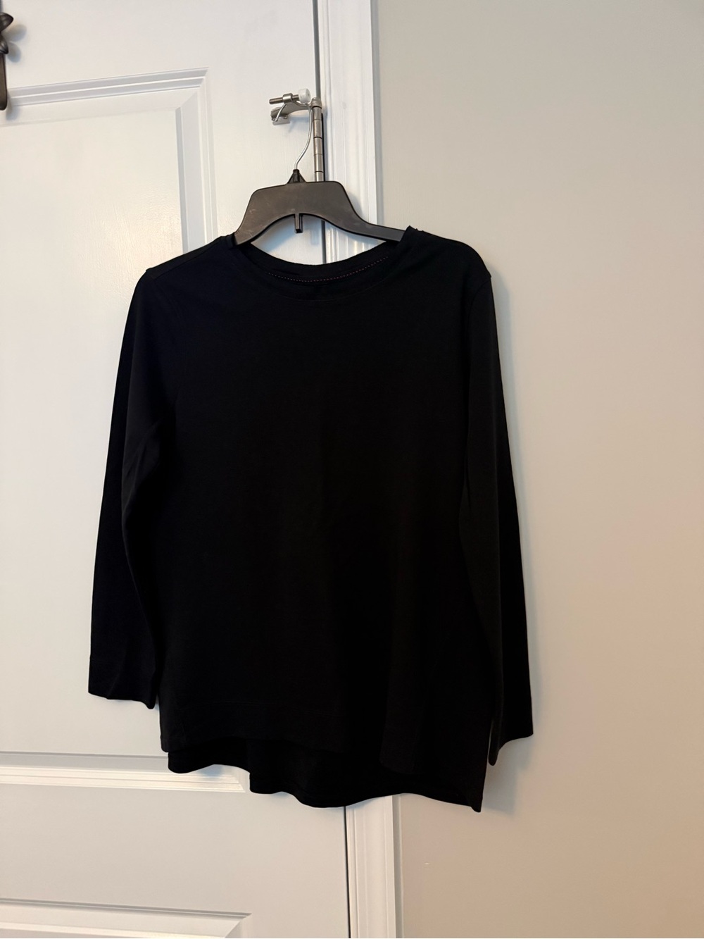 Westbound Black Long-Sleeve Crewneck Top